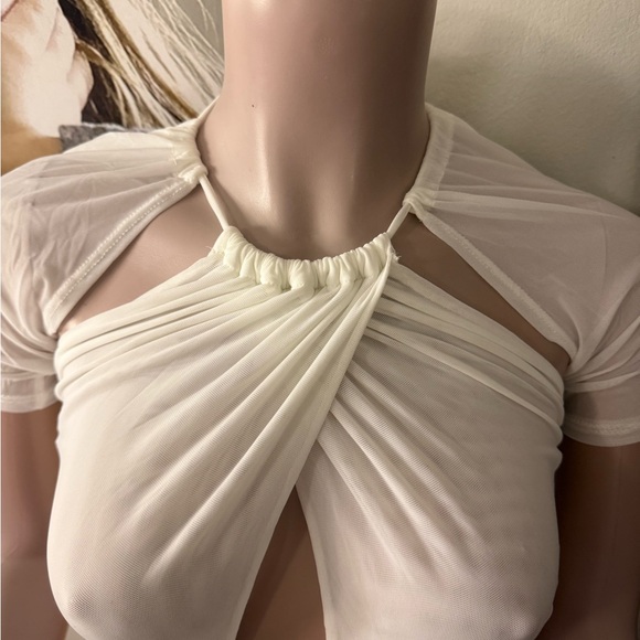 Elegant White Women's Top - Picture 2 of 6